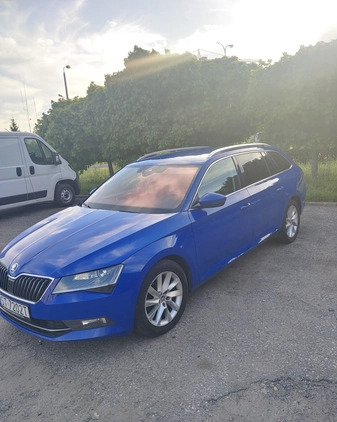 Skoda Superb cena 61500 przebieg: 216000, rok produkcji 2018 z Górzno małe 106